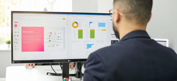 man doing seo